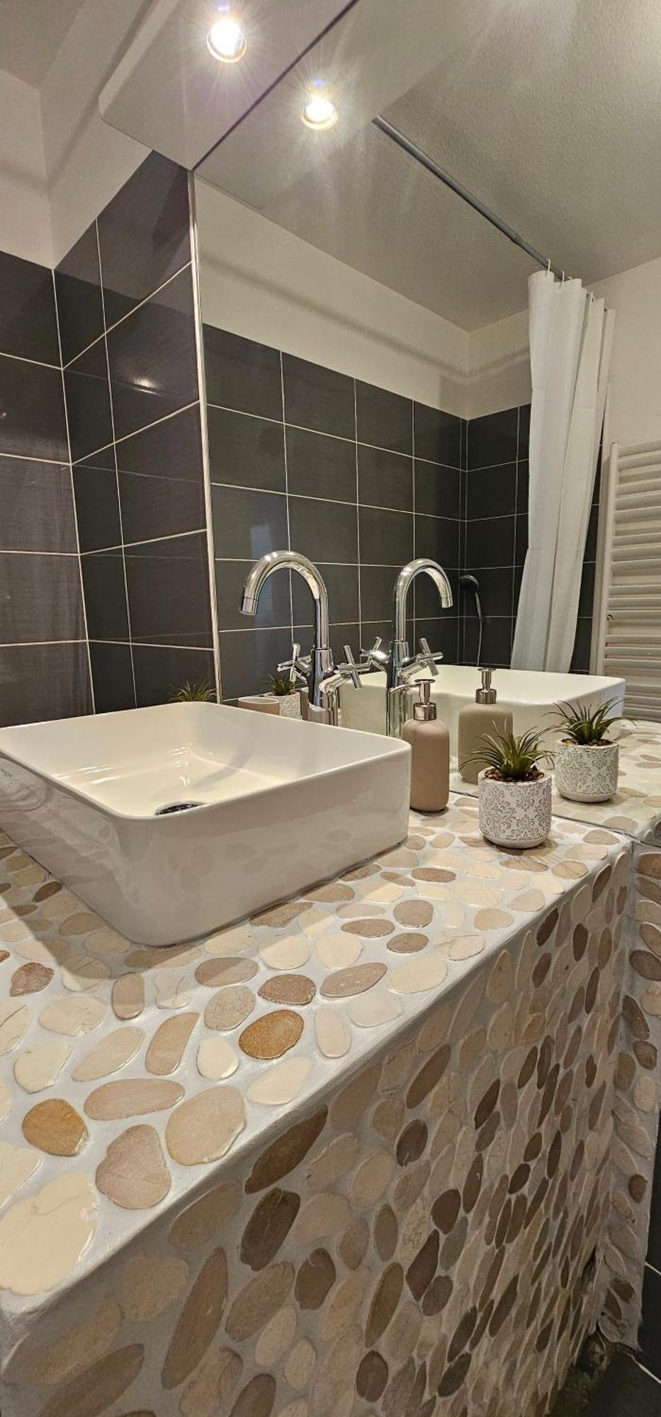 Ferienwohnung Le Cocon De Soie Superbe T3 A Vaulx En Velin Exterior foto